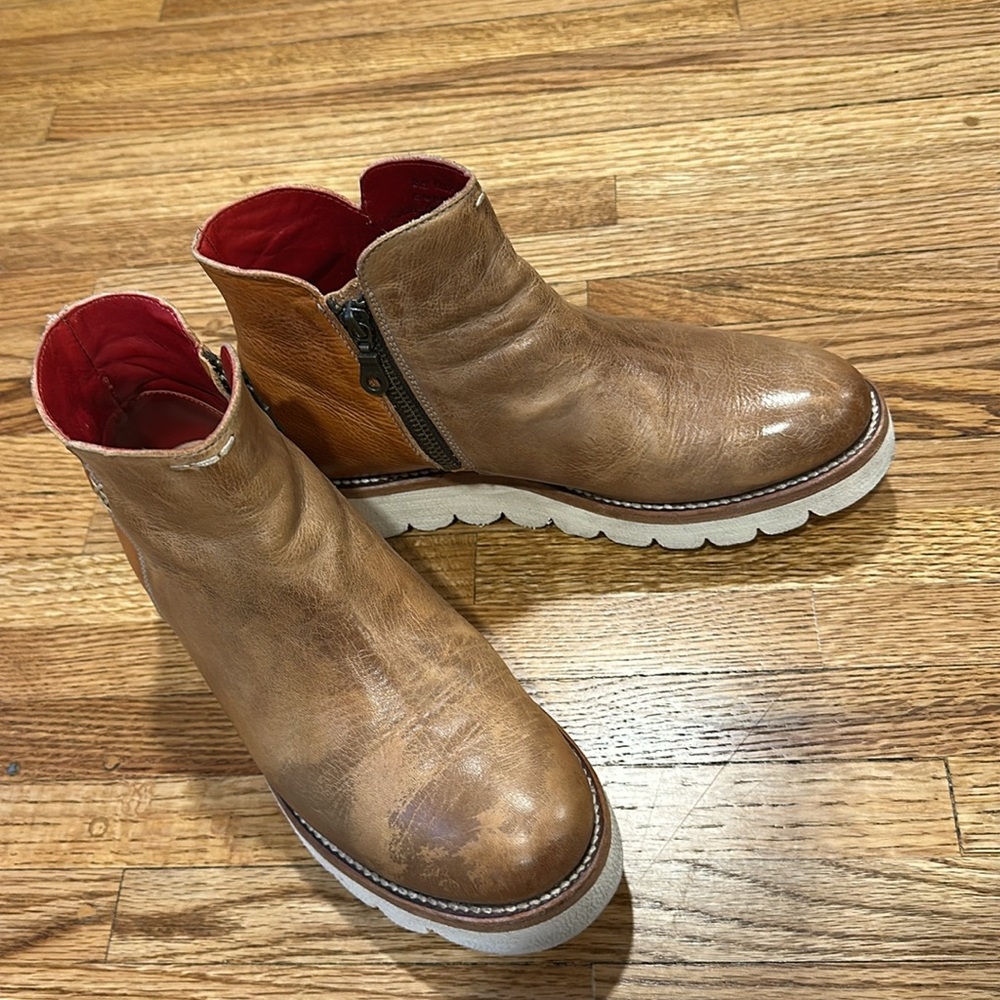 Bed Stu Lydyi Oat/Pecan/Distressed Bootie Size 8.5 - Like new